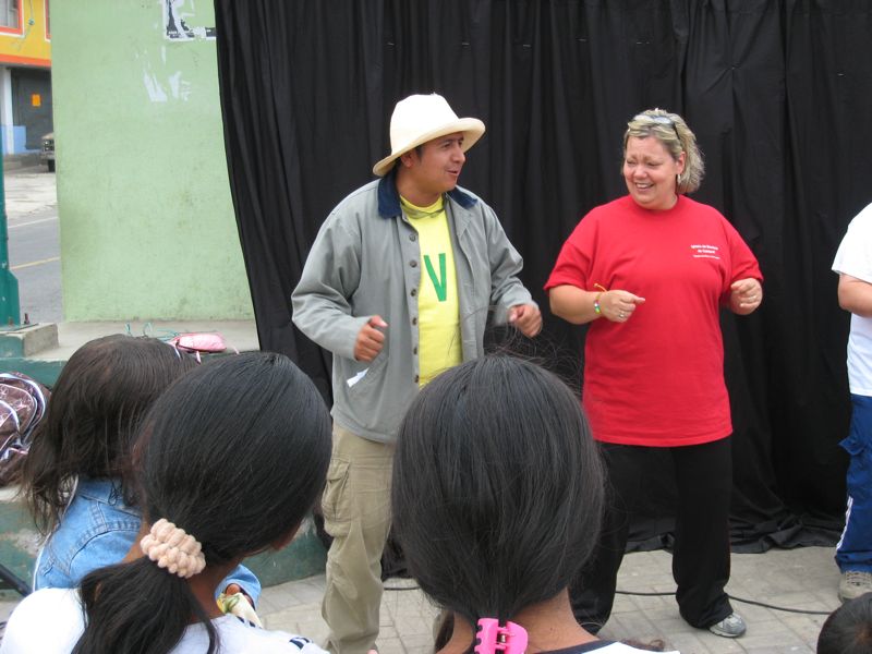 Eduardo and Annette having fun with the kids