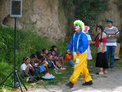 Jhoffre and drama team with kids at Cusubamba